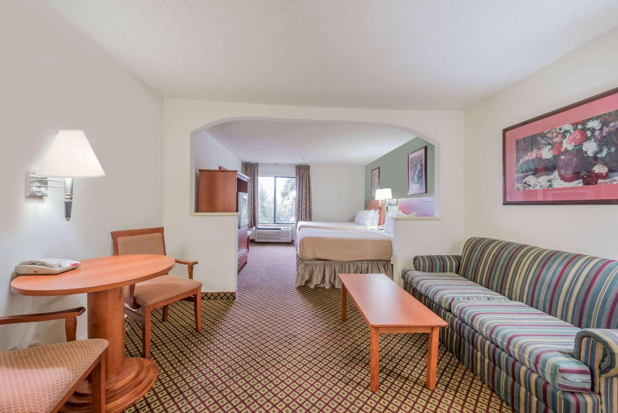 Super 8 By Wyndham Fort Worth Downtown South Exterior foto